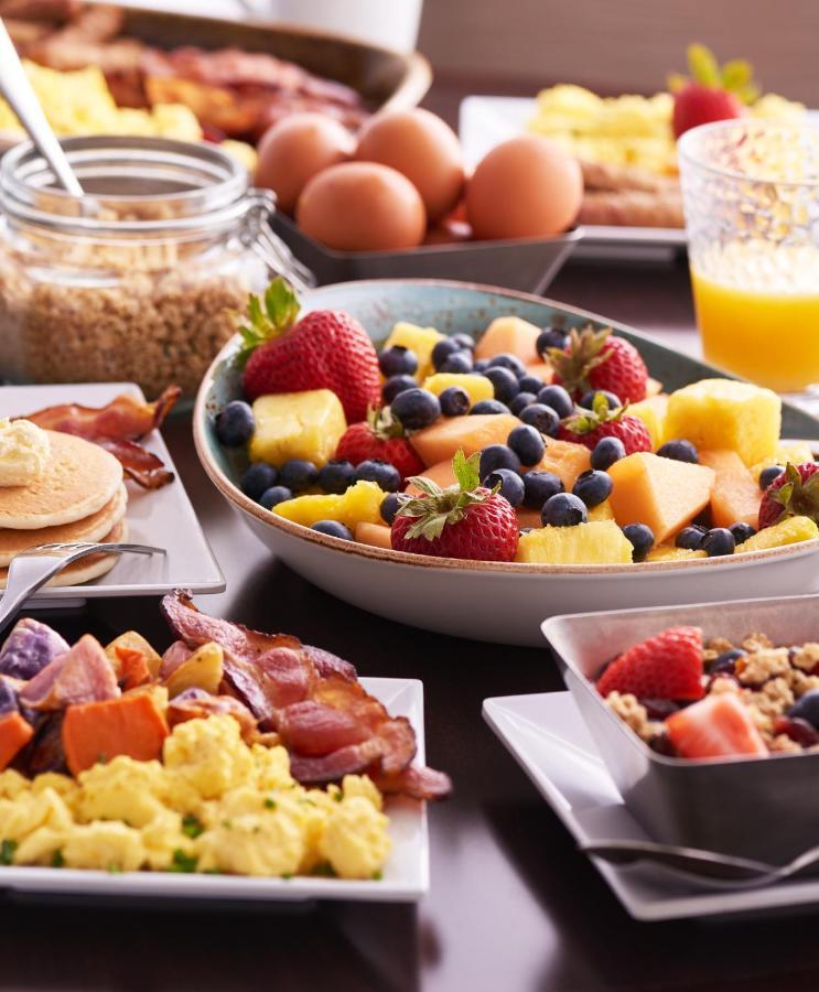 Hyatt Place Jaipur Malviya Nagar Exterior foto Fruit salad