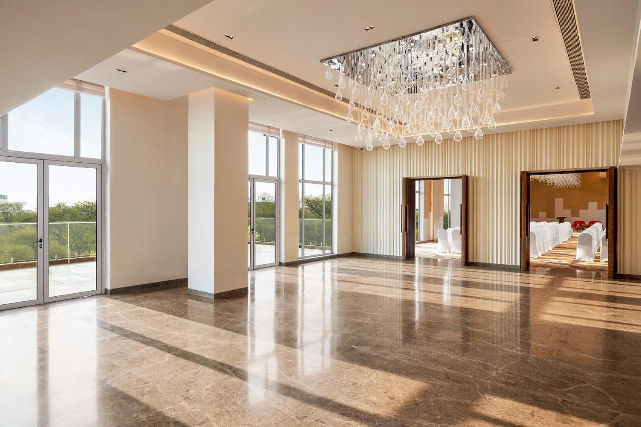 Hyatt Place Jaipur Malviya Nagar Exterior foto The interior of the hotel